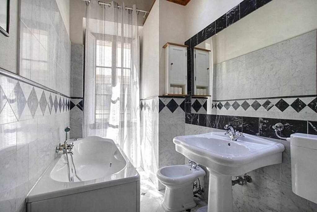 Panzani Rustico Vicino Santa Maria Novella Apartment ฟลอเรนซ์ ภายนอก รูปภาพ