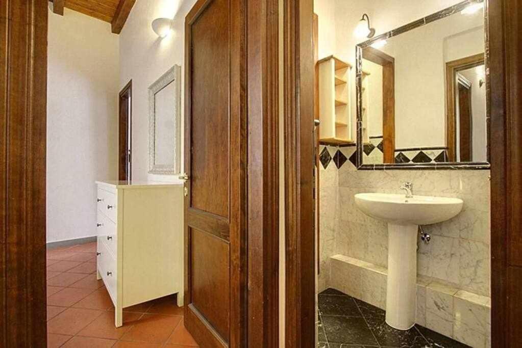 Panzani Rustico Vicino Santa Maria Novella Apartment ฟลอเรนซ์ ภายนอก รูปภาพ